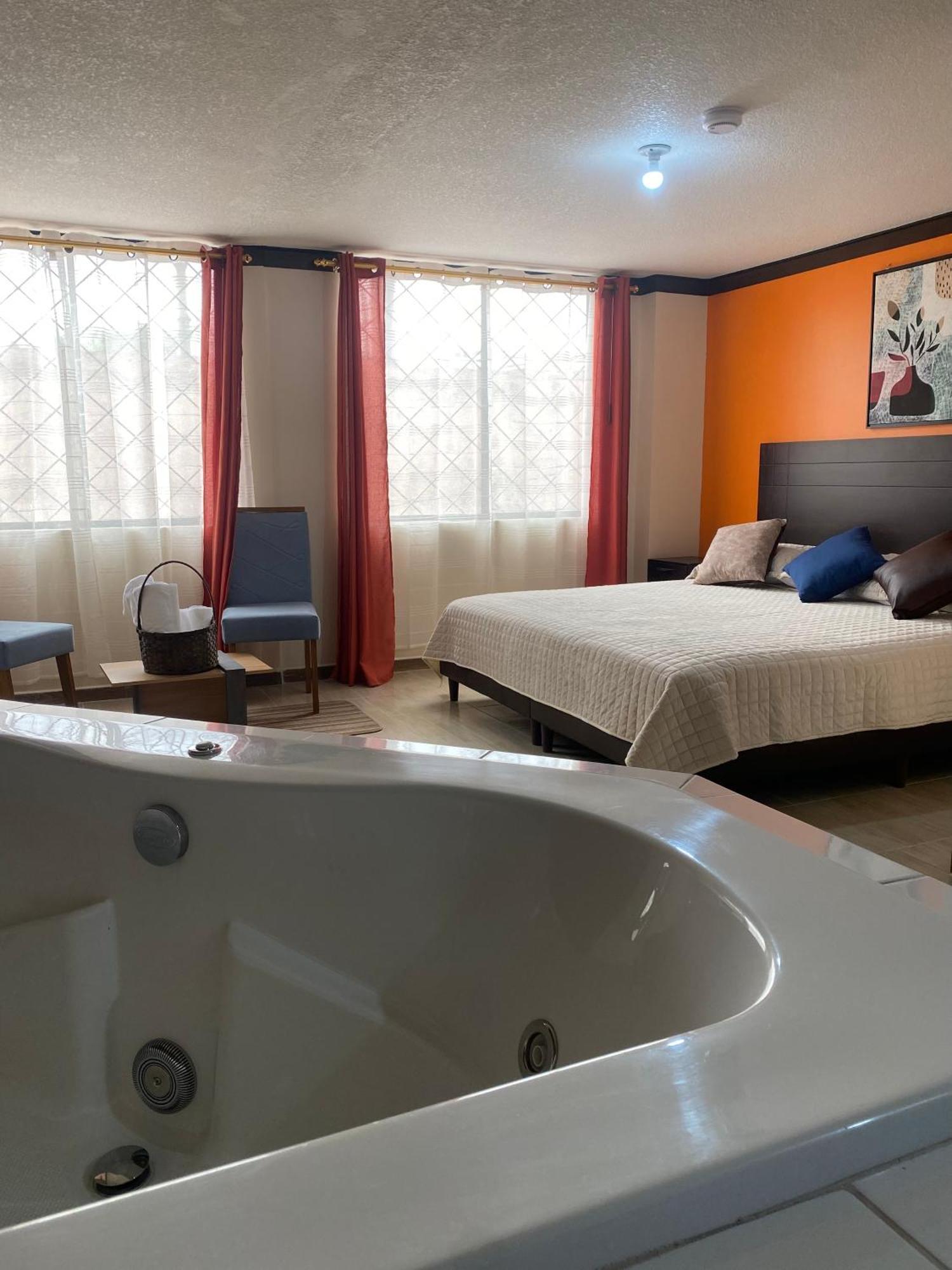Hostal Guayllabamba كويتو المظهر الخارجي الصورة